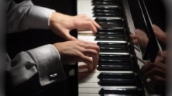 Как сыграть мелодию на фортепиано
